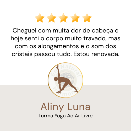 Yoga ao ar livre e banho sonoro com a terapeuta integrativa Adriana Almeida, na Vila Encantada, projeto Em Natural Harmonia, em Crato, Ceará
