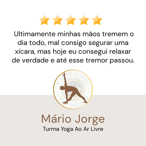 Yoga ao ar livre e banho sonoro com a terapeuta integrativa Adriana Almeida, na Vila Encantada, projeto Em Natural Harmonia, em Crato, Ceará